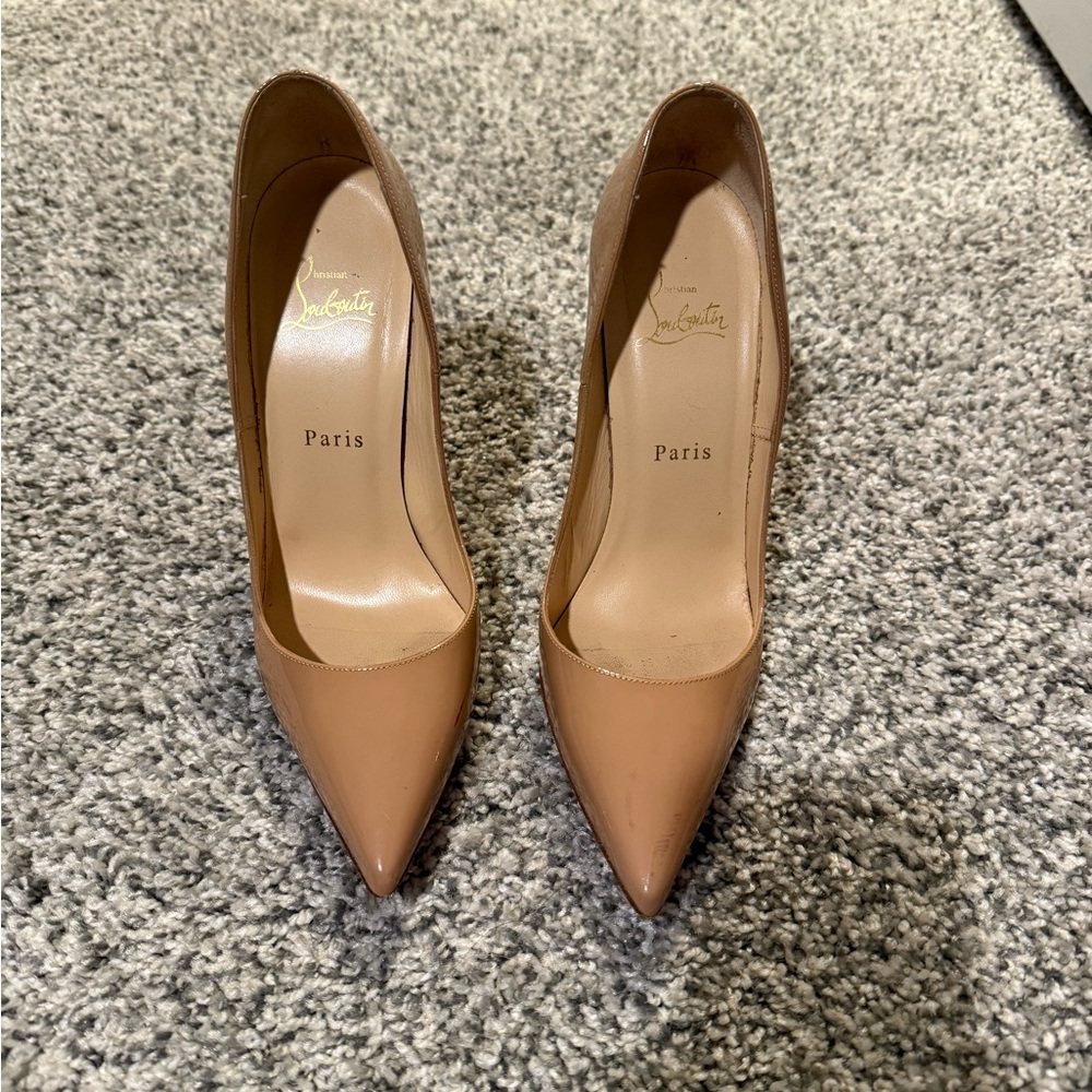 Christian Louboutin Nude Pumps